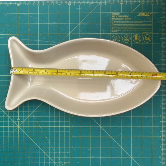 Cerutil Portugal Stoneware Fish Shaped Baking Dish - Picture 12 of 12